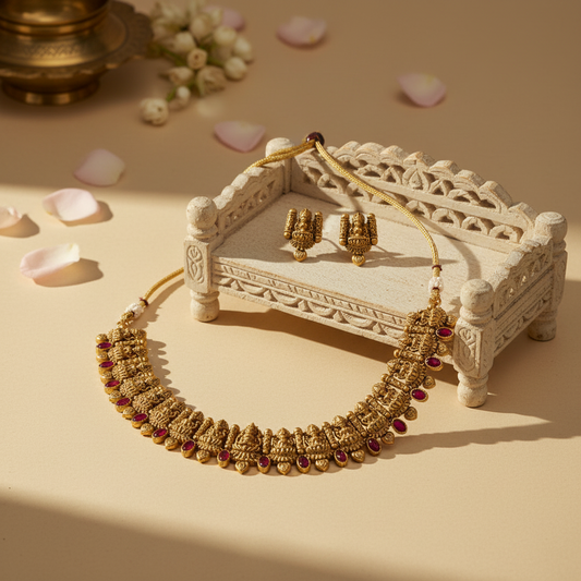 Amodini Short Necklace and Earrings Set