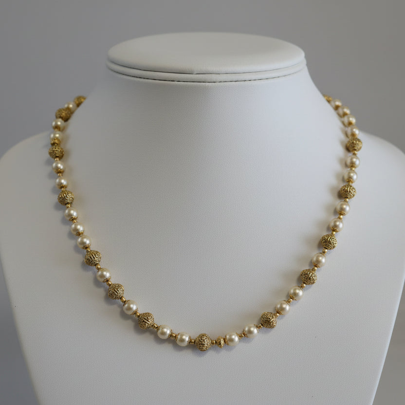 Menaka Necklace and Earrings Set