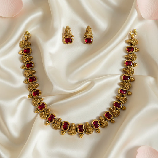 Vedika Chocker Necklace and Earrings Set