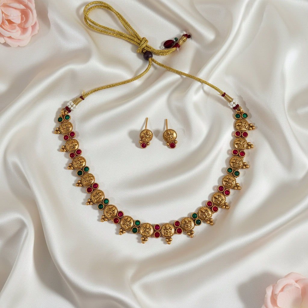 Urvi Chocker Necklace and Earrings Set