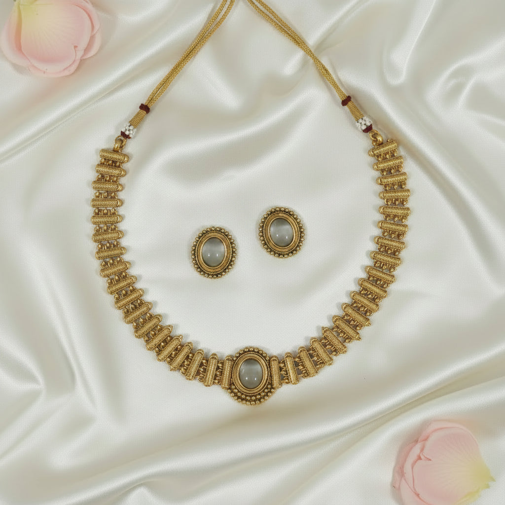 Abhaya Chocker Necklace and Earrings Set