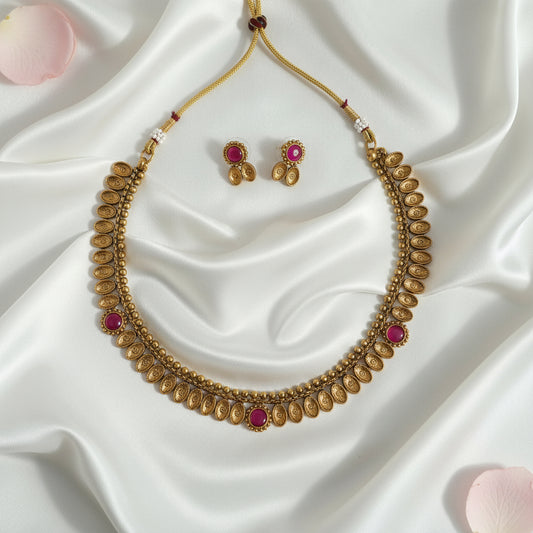 Aarini Chocker Necklace and Earrings Set