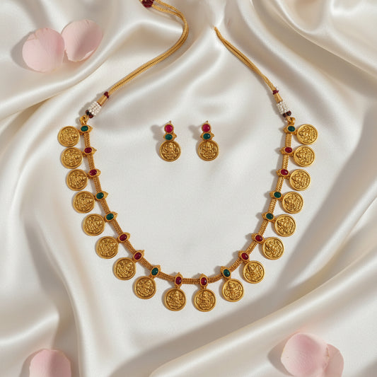 Pragnya Chocker Necklace and Earrings Set