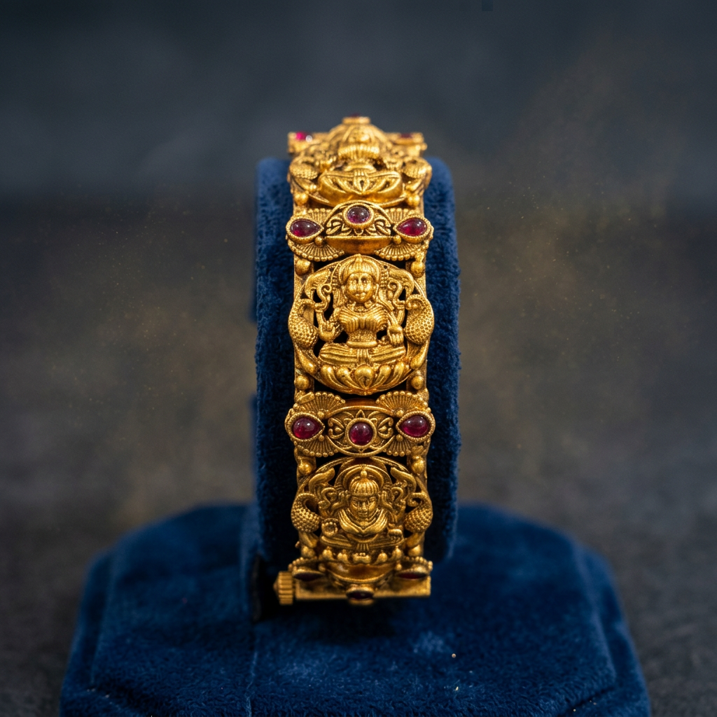 Vidhusha Antique Screw Kada
